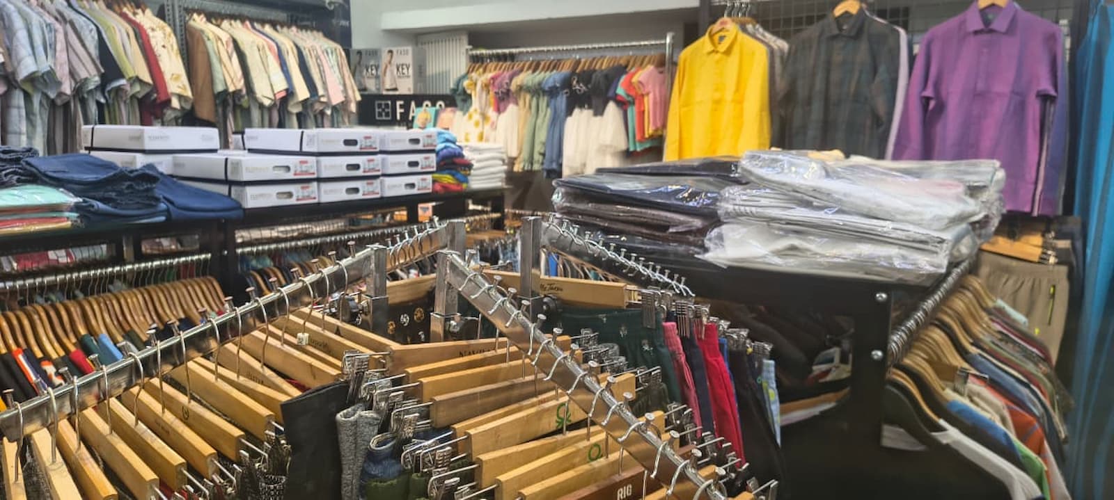 MODA clothing display